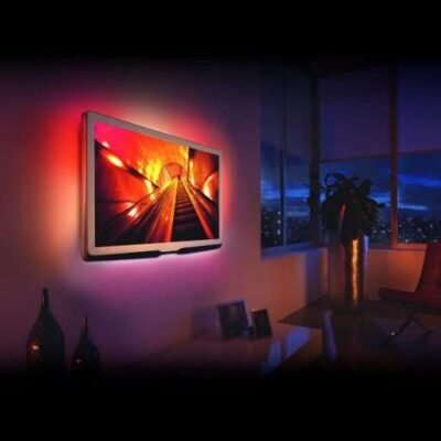 Az RGB LED szalag tv háttérvilágítás megfelelő háttérfényt biztosít, a sötét szobában a televíziót néző szeme később fárad el. Dekoratív megjelenést biztosít a televíziónak, kellemes fénnyel tölti el nappaliját vagy hálószobáját! A műsornak vagy hangulatának megfelelően a mellékelt távirányítóval könnyen változtathatja a világítás színét, erősségét, módját.