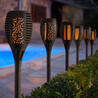 Lángokat imitáló szolár LED lámpa - fekete - műanyag