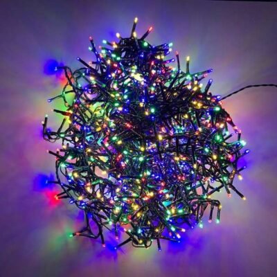 A LED karácsonyfa fényfüzér fényfüggöny kül- és beltéren egyaránt használható közvetlen 230 V-os csatlakozóval. Lenyűgöző hangulatot teremt a teraszra, a kertbe vagy a ház falára helyezve.