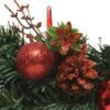 Miért ne adnál hozzá egy gyönyörű, igazi tapintású örökzöld ajtódíszt karácsonyi dekorációidhoz ebben az évben? Ez a szépség készen áll a szállításra! Könnyen felszerelhető Természetes hatású Dróttal merevítve