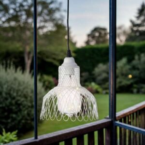 szolár Napelemes függőlámpa 15 x 15 cm, fehér Szolár lámpa Használhatod irányfényként vagy dekorációként is a szabadban. A szolár lámpa gyorsan és egyszerűen elhelyezhető. Amint besötétedik, a napelemes lámpa automatikusan bekapcsol, napkeltekor pedig kikapcsol.